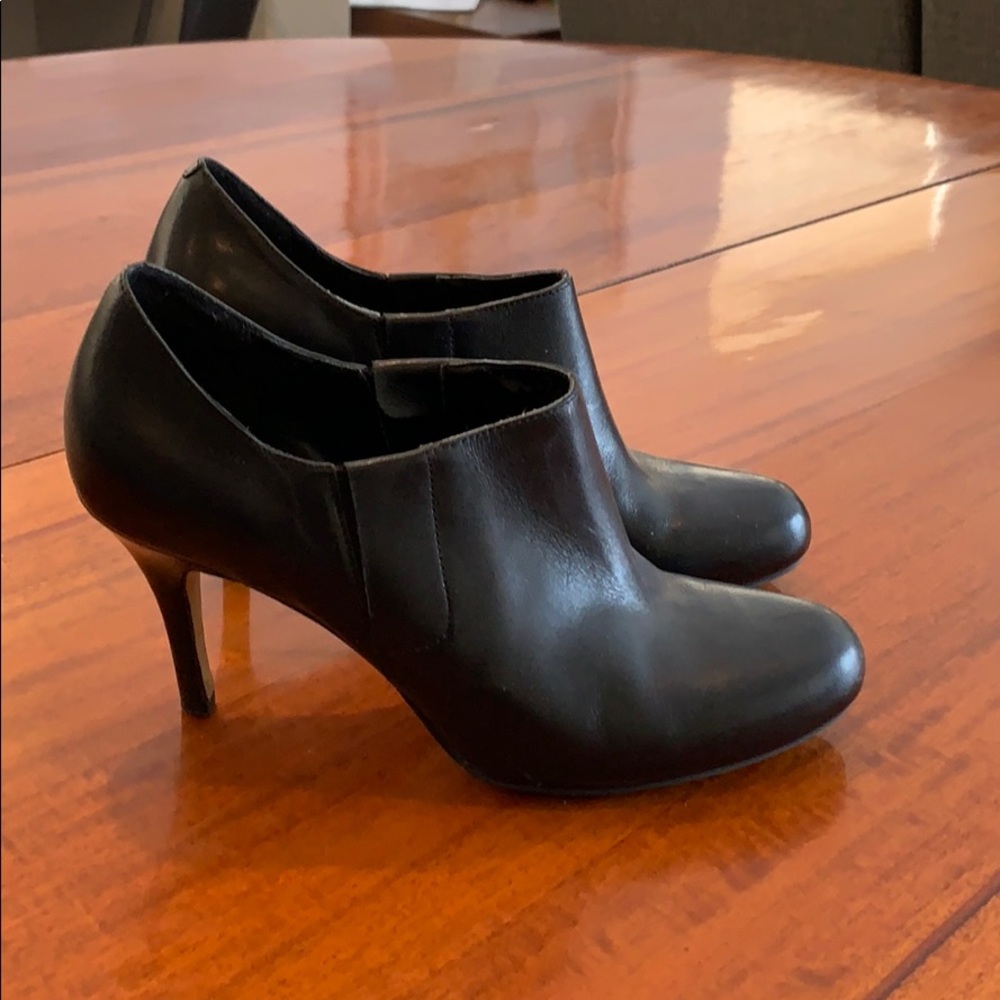 Cole Haan 8.5 booties